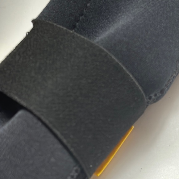 3M Futuro Wrist Left Brace for Compression and Support in Black - Picture 4 of 14